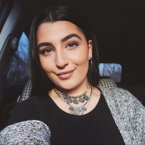 Meet your Posher, Hadeel